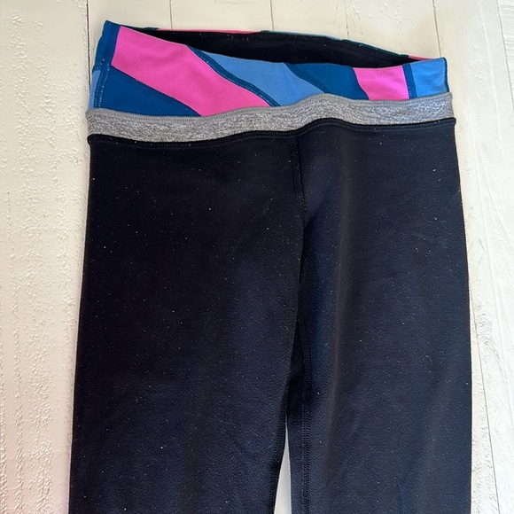Iviiva bu Lululemon size 10 black leggings with blue pink and gray top - Picture 2 of 12